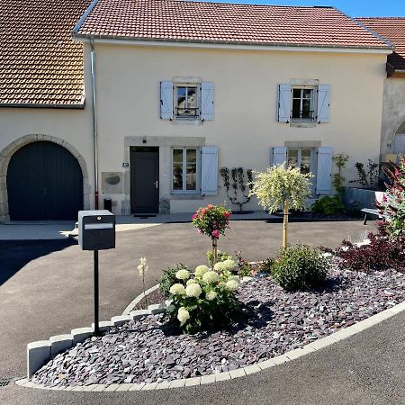 Chez La Rose Luxueuse Cottage Avec Jacuzzi Rouvres-la-Chetive Exterior photo