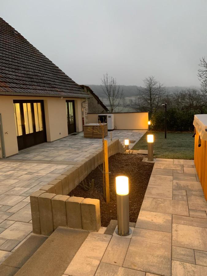 Chez La Rose Luxueuse Cottage Avec Jacuzzi Rouvres-la-Chetive Exterior photo