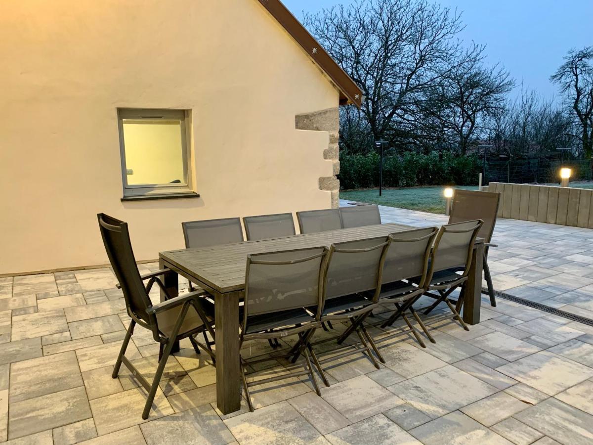 Chez La Rose Luxueuse Cottage Avec Jacuzzi Rouvres-la-Chetive Exterior photo