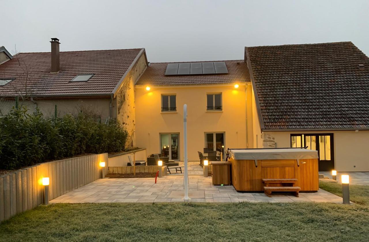 Chez La Rose Luxueuse Cottage Avec Jacuzzi Rouvres-la-Chetive Exterior photo